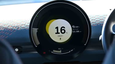 MINI Aceman LT - charging screen