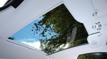 Peugeot 208 panoramic roof