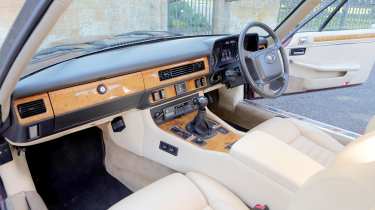 Jaguar XJS - interior overview
