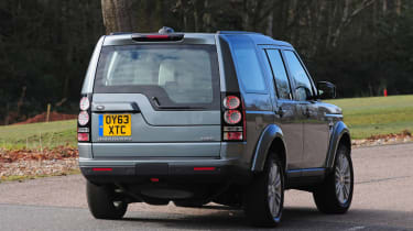 Used Land Rover Discovery 4 - rear action
