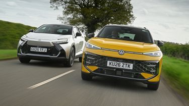 Volkswagen T-Roc and Toyota C-HR - front tracking