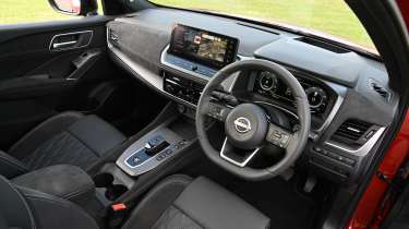 Nissan Qashqai - front interior