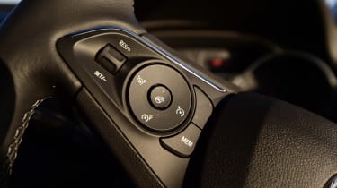 Vauxhall Grandland X - steering wheel controls