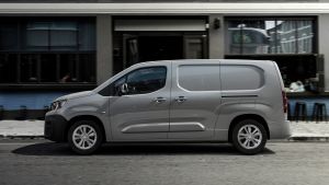 Peugeot e-Partner - side