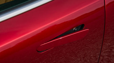 Mazda 6e - exterior door handle