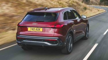 Audi Q5 - rear tracking