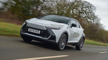 Toyota C-HR - front tracking