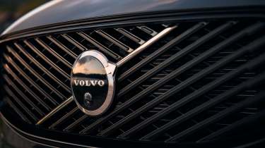 Volvo XC60 facelift - grille