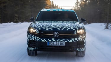Volkswagen Touareg camouflaged - full front