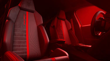 Peugeot E-208 GTi - seats