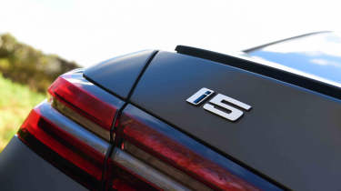 BMW i5 - &#039;i5&#039; tailgate badge