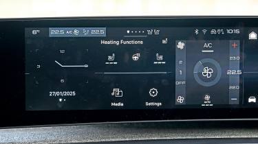 Peugeot E-3008 touchscreen displaying climate controls