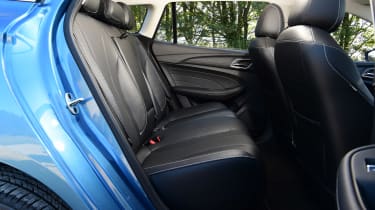 MG5 - rear seats