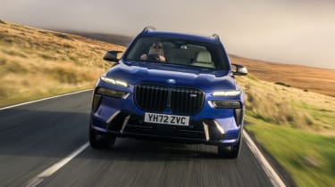 BMW X7 - front action