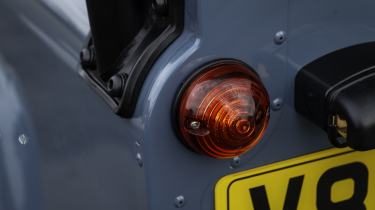 Land Rover Defender Classic V8 - rear lights 