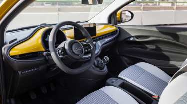 Fiat 500 Hybrid Torino - front seats