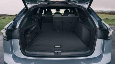 Volkswagen ID.7 Tourer - boot seats partially folded