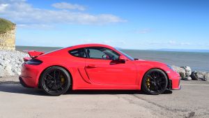 Porsche Cayman GT4 PDK - side