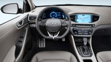 Hyundai Ioniq plug-in PHEV - interior