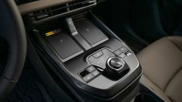 Toyota bZ4X Touring - centre console
