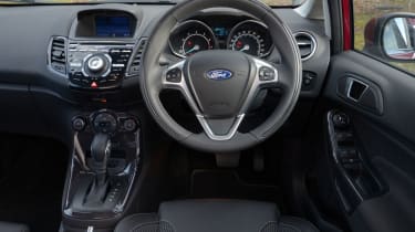 https://media.autoexpress.co.uk/image/private/s--hDt5YOxb--/f_auto,t_content-image-mobile@1/v1562241739/autoexpress/2/61/ford-fiesta-interior_0_0_0.jpg