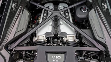 Audi R8- engine