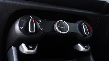 Kia Picanto facelift UK - controls