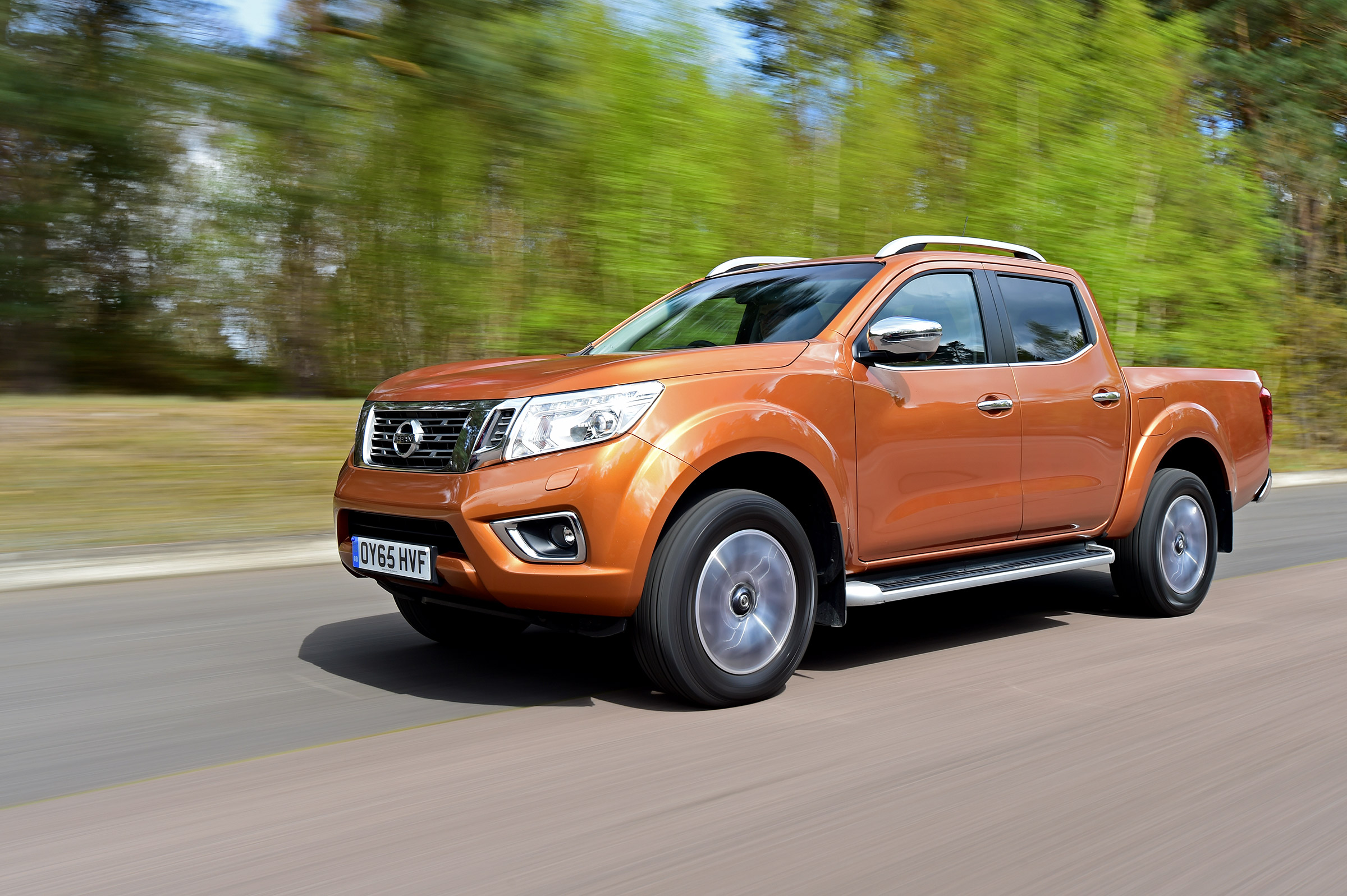 2016 Nissan Navara gains extra efficiency and kit | Auto ...