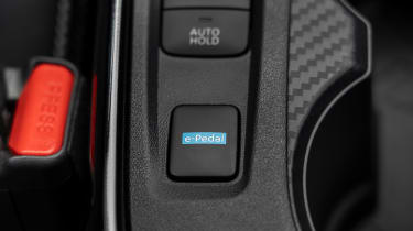 Nissan Juke Hybrid - e-pedal button