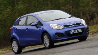 Kia Rio 2 1.25 front cornering