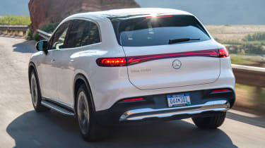 Mercedes EQS SUV - rear tracking
