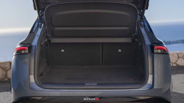 Nissan Ariya Nismo - boot seats