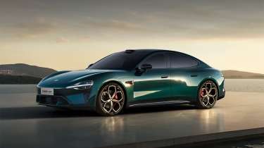 Xiaomi SU7 - front angled green