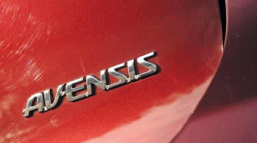 Toyota Avensis Tourer badge