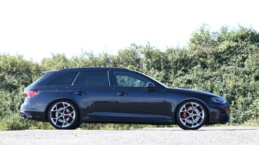 Audi RS 4 Competition - side static