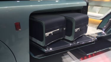 Rolls-Royce Vision Next 100 - luggage reveal