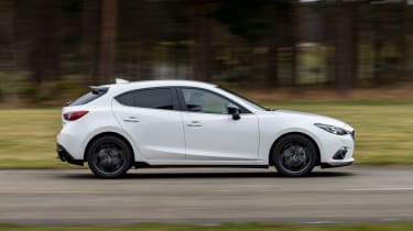 Mazda 3 Sport Black - side tracking