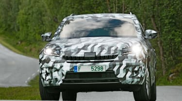 Skoda Kodiaq disguised - front cornering