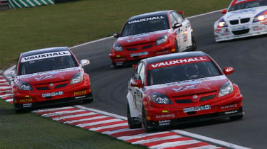 Vauxhall Astra touring cars on track