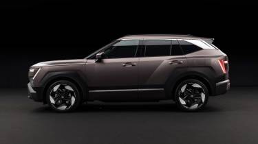 Hyundai Tucson - side