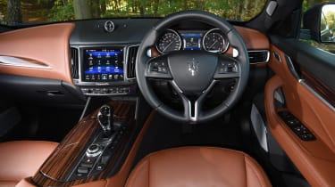 Maserati Levante - dash