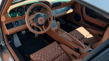 Ruf Ehra - dash