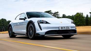 Porsche Taycan - front tracking