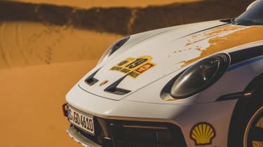 Porsche 911 Dakar - front detail