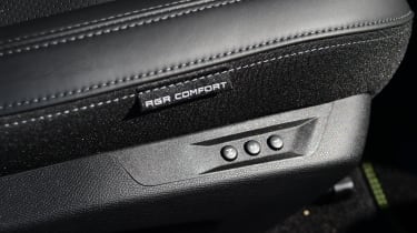 Peugeot 408 GT - seat controls