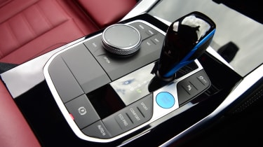 BMW i4 - centre console
