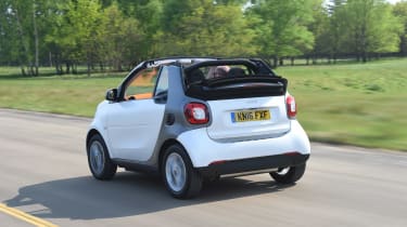 Convertible megatest - Smart ForTwo Cabrio - rear tracking