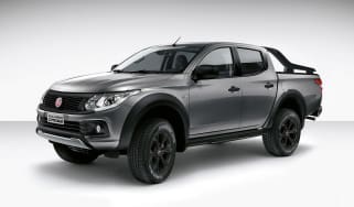 Fiat Fullback Cross front side