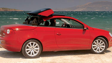 VW Eos folding roof