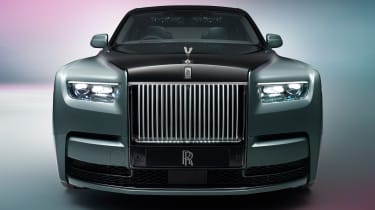 Rolls-Royce Phantom - full front